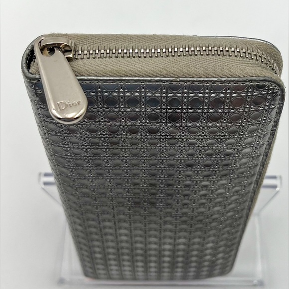 Christian Dior Metallic Silver Cannage Patent Leather Zippy Wallet - Picture 4 of 6